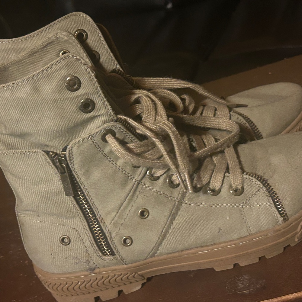 Levi “Sahara” Zip Up Boots